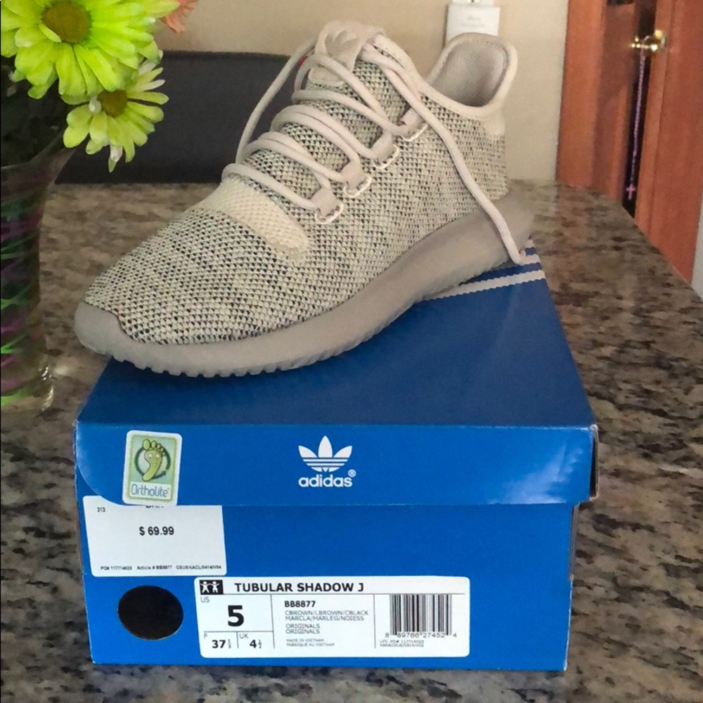 Mint Condition Like New adidas Tubular Shadow Kids